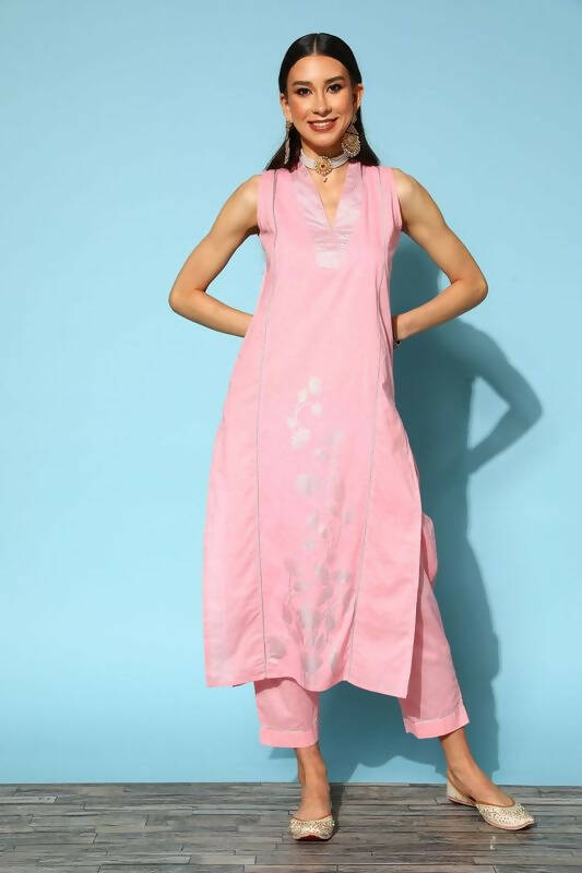 Ahalyaa Women Pink Colour Cotton Silver Foil Printed Kurta Pant Set | Swadesiicart