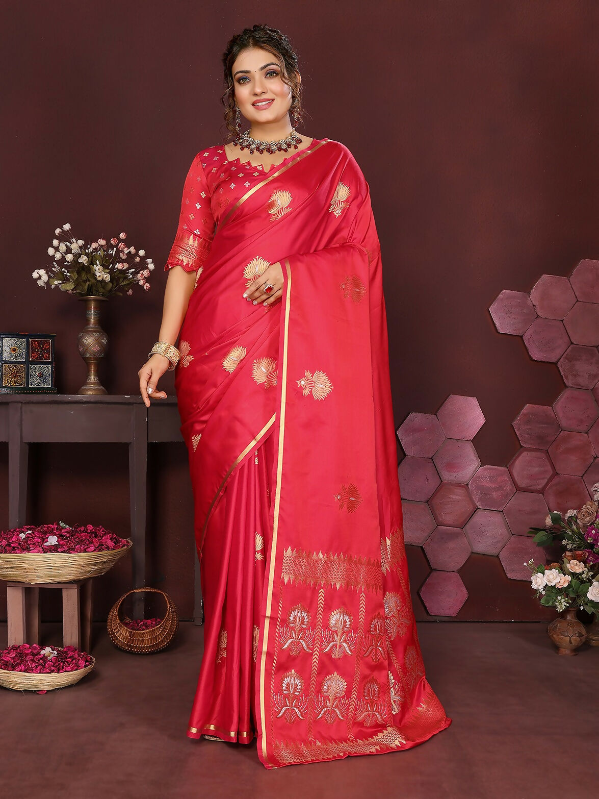 Joban Fashion Reddish-Pink Floral Motifs Banarasi Silk Sarees | Swadesiicart