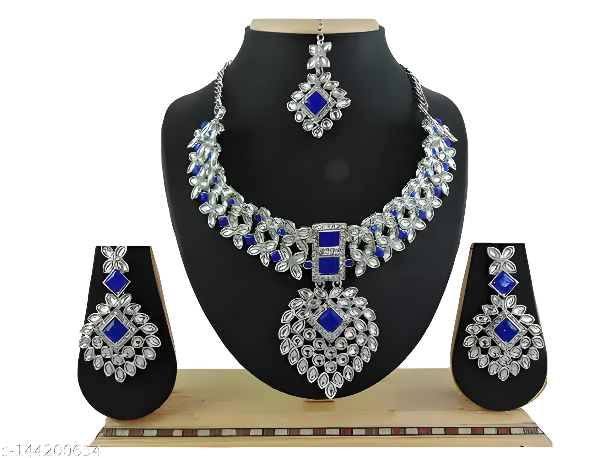 Jewel City Exquisite Crystal Flower Necklace Set | Swadesiicart