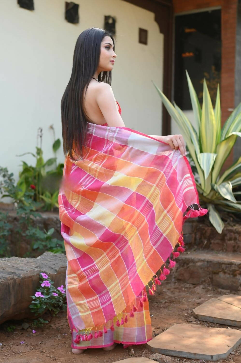 Very Much Indian Pure Linen Saree With Sleek Border And Exclusive Design - Yellow | Swadesiicart