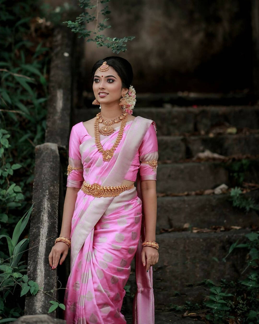 DEIANA'S Beautiful Designer Golden zari Soft Lichi Silk Saree - Baby pink - Swadesiicart