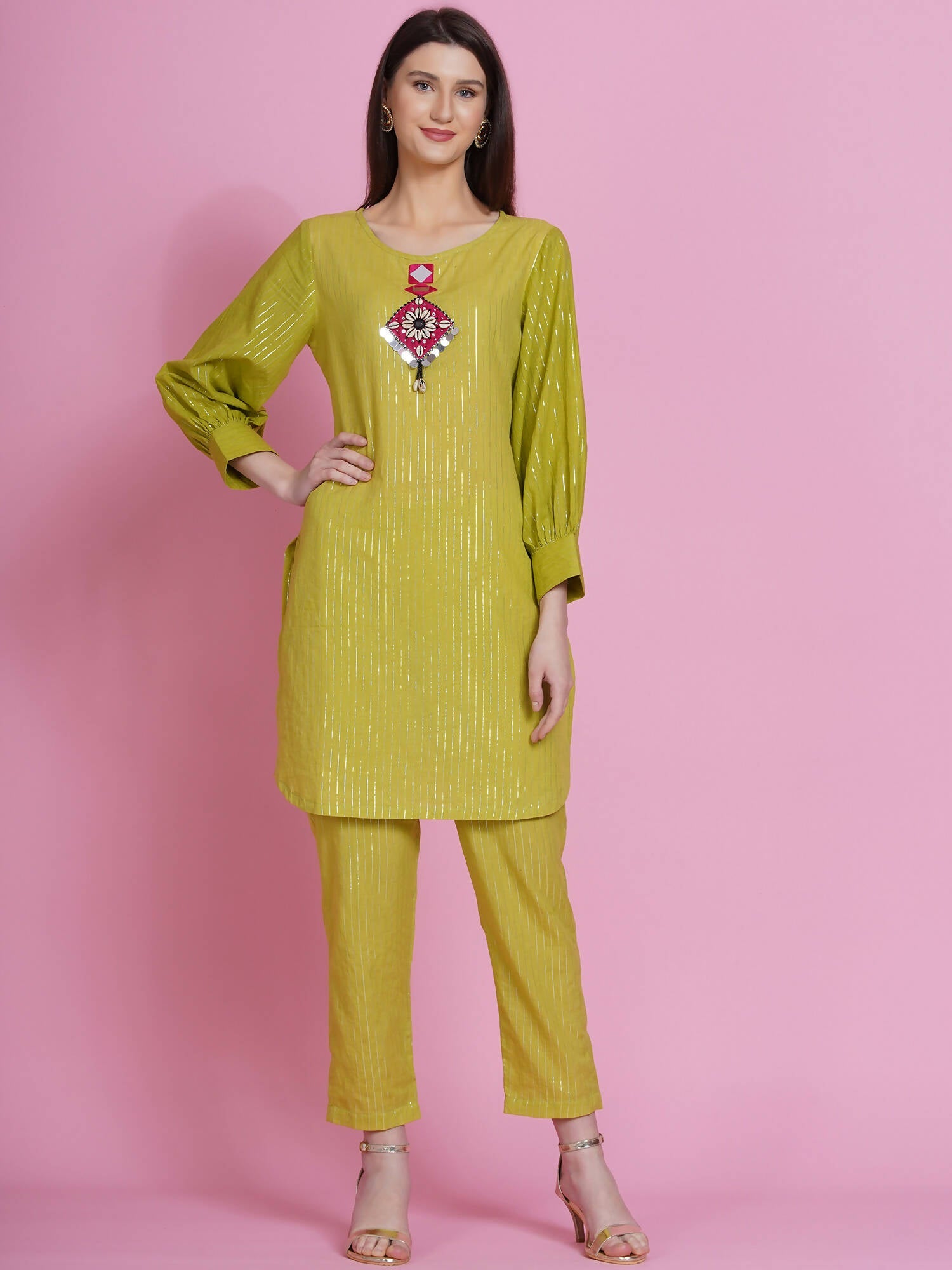 Women Republic Green Lurex Cotton Hand Embroidered Kurta With Pants | Swadesiicart