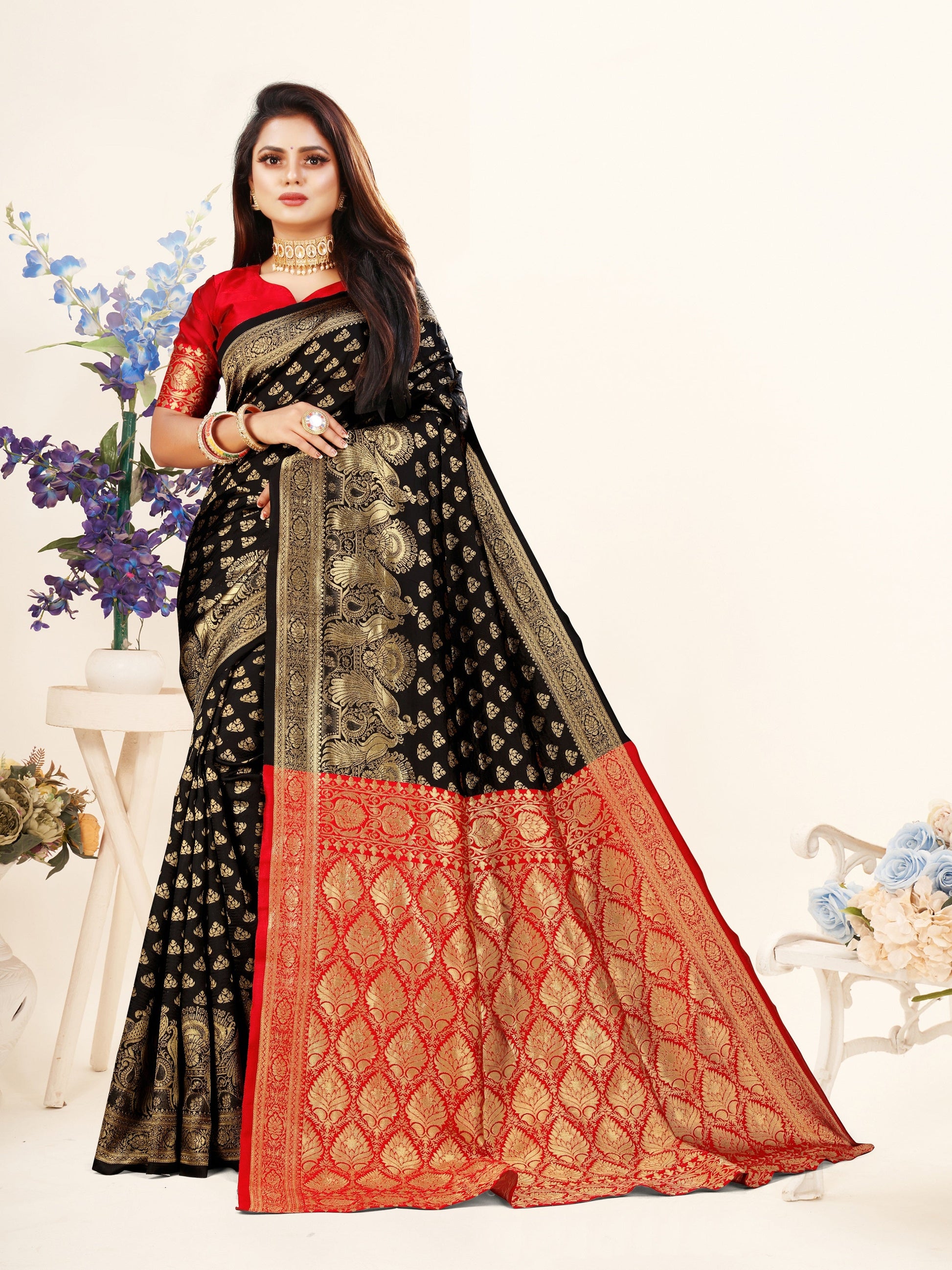 Vedant Vastram Litchi Silk Designer Banarasi Saree - Black | Swadesiicart