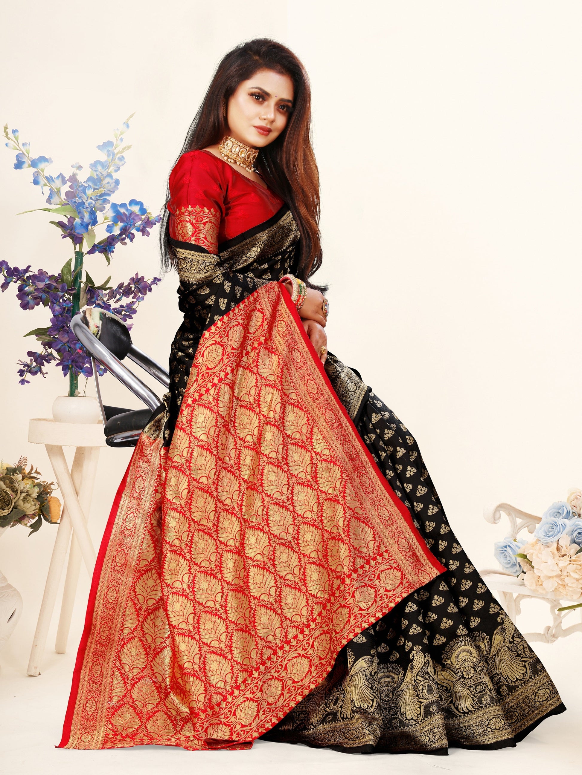 Vedant Vastram Litchi Silk Designer Banarasi Saree - Black | Swadesiicart