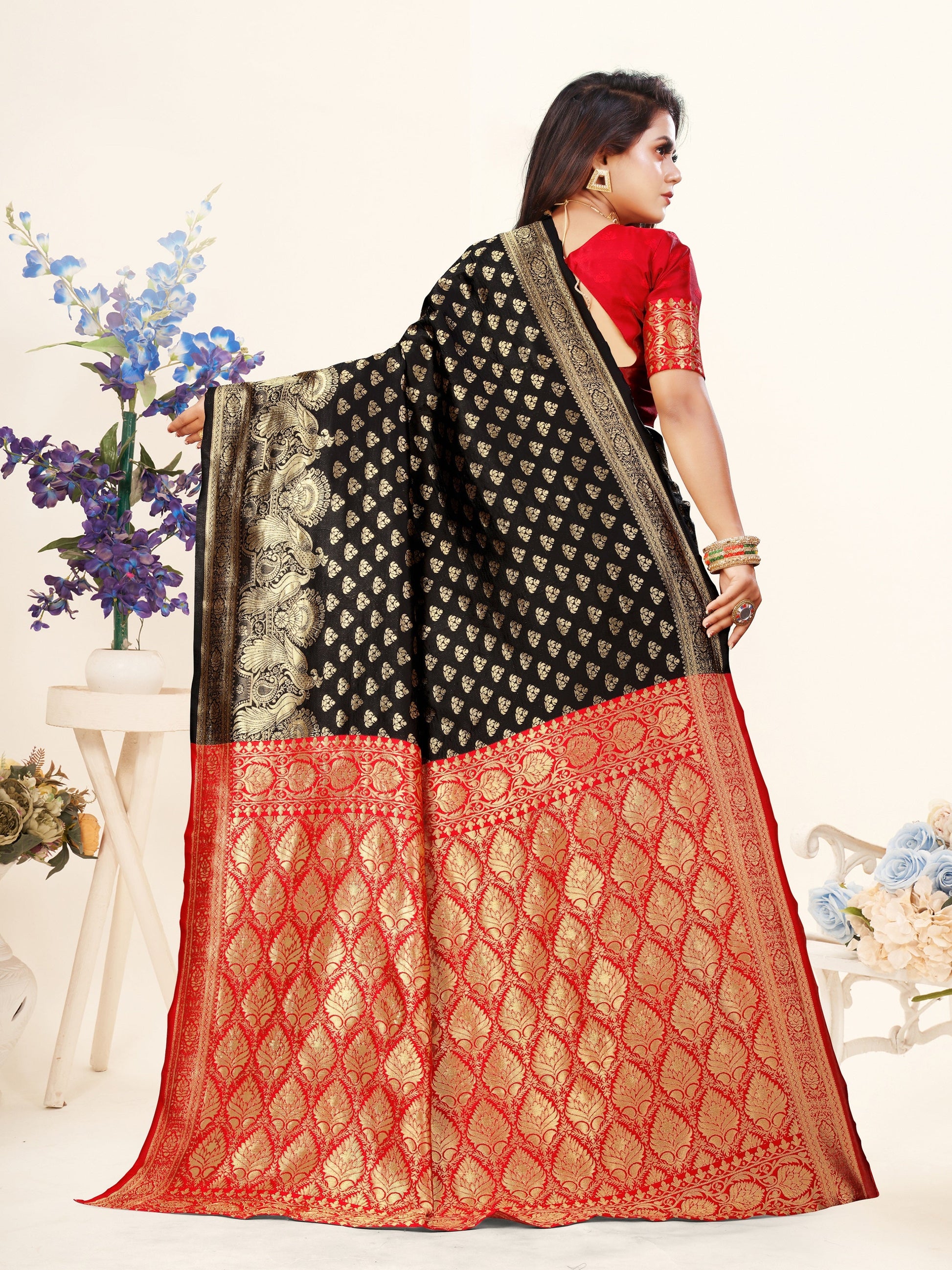 Vedant Vastram Litchi Silk Designer Banarasi Saree - Black | Swadesiicart