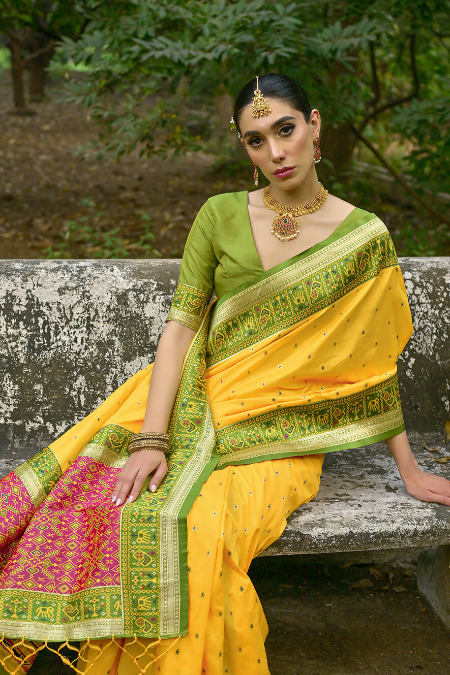 Vishnu Weaves Women's Yellow Banarasi Silk Woven Saree with Blouse - Swadesiicart