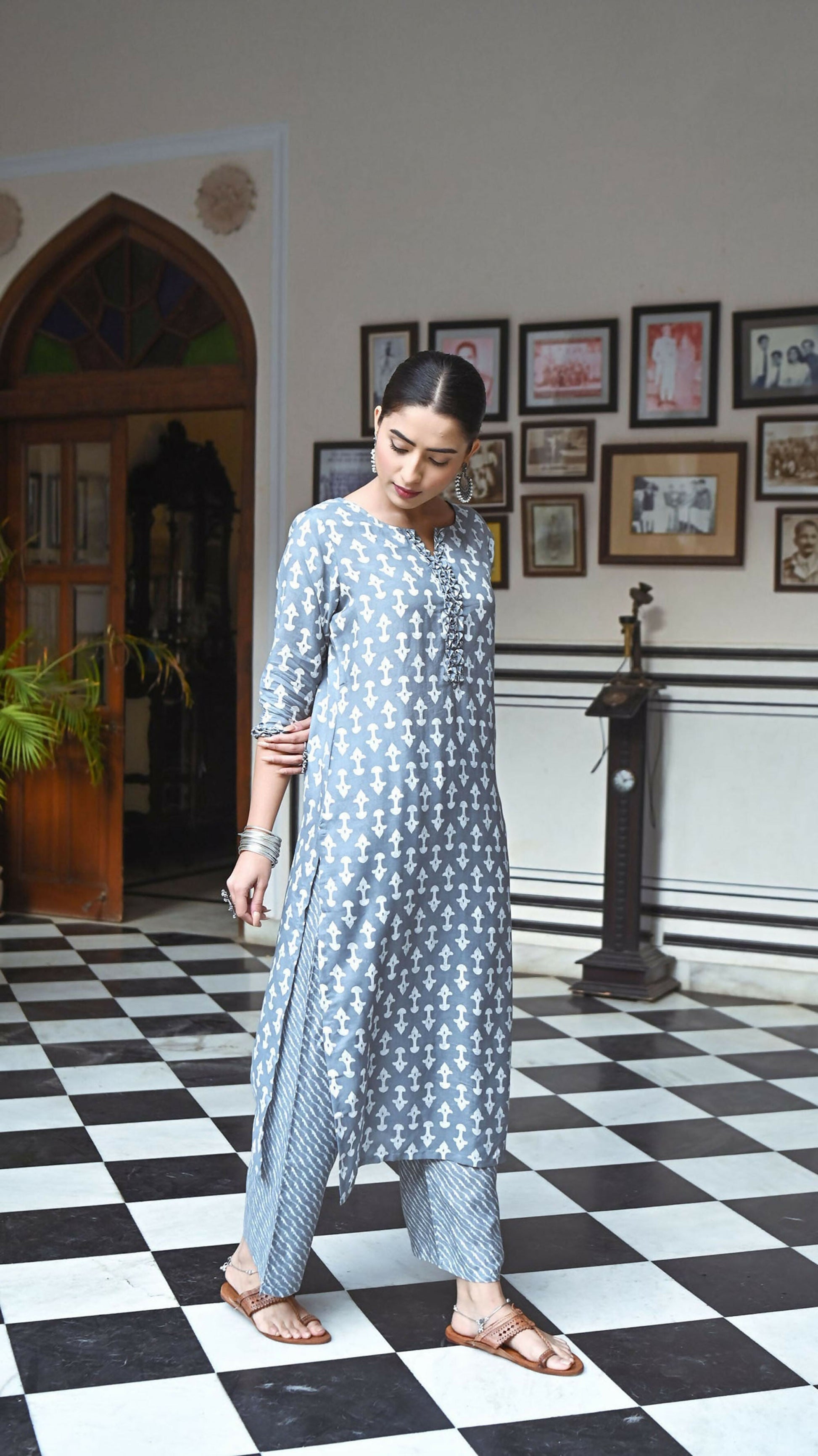 Jyoti Fashion Women's Grey Pure Muslin Heavy Digital Printed Kurta Plazo Set | Swadesiicart