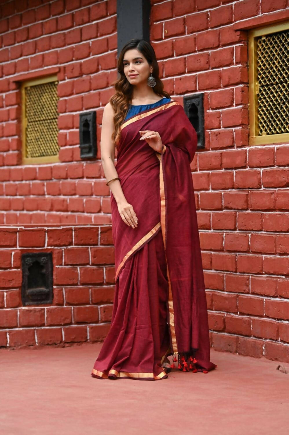 Very Much Indian Pure Cotton Handloom Saree With Intricate Borders - Red | Swadesiicart
