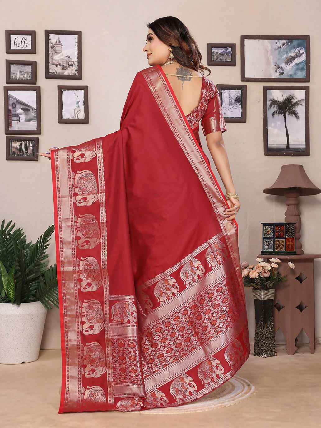 Joban Fashion Red Solid Banarasi Silk Sarees | Swadesiicart
