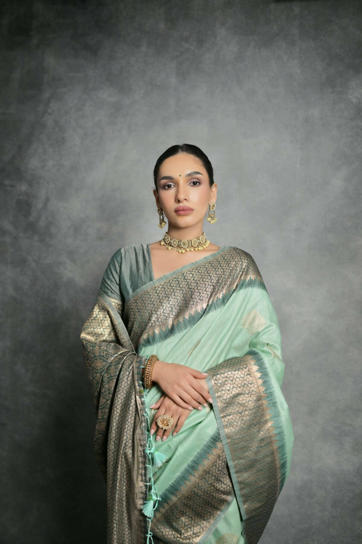 Vishnu Weaves Women's Sea-Green Tussar Silk Zari Woven Saree with Blouse - Swadesiicart