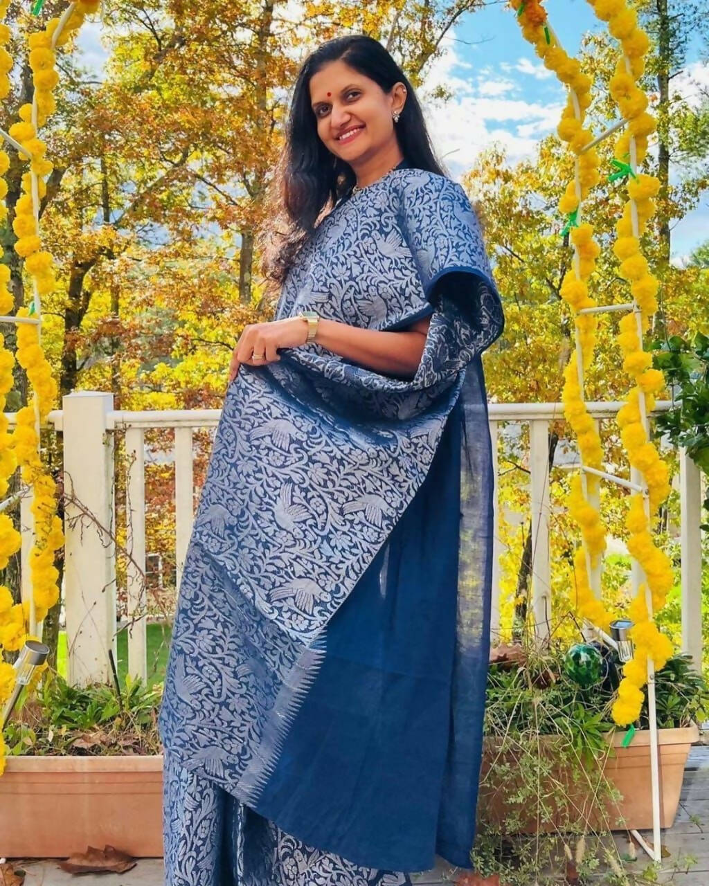 DEIANA'S Beautiful Designer Golden zari Soft Lichi Silk Saree - Blue - Swadesiicart