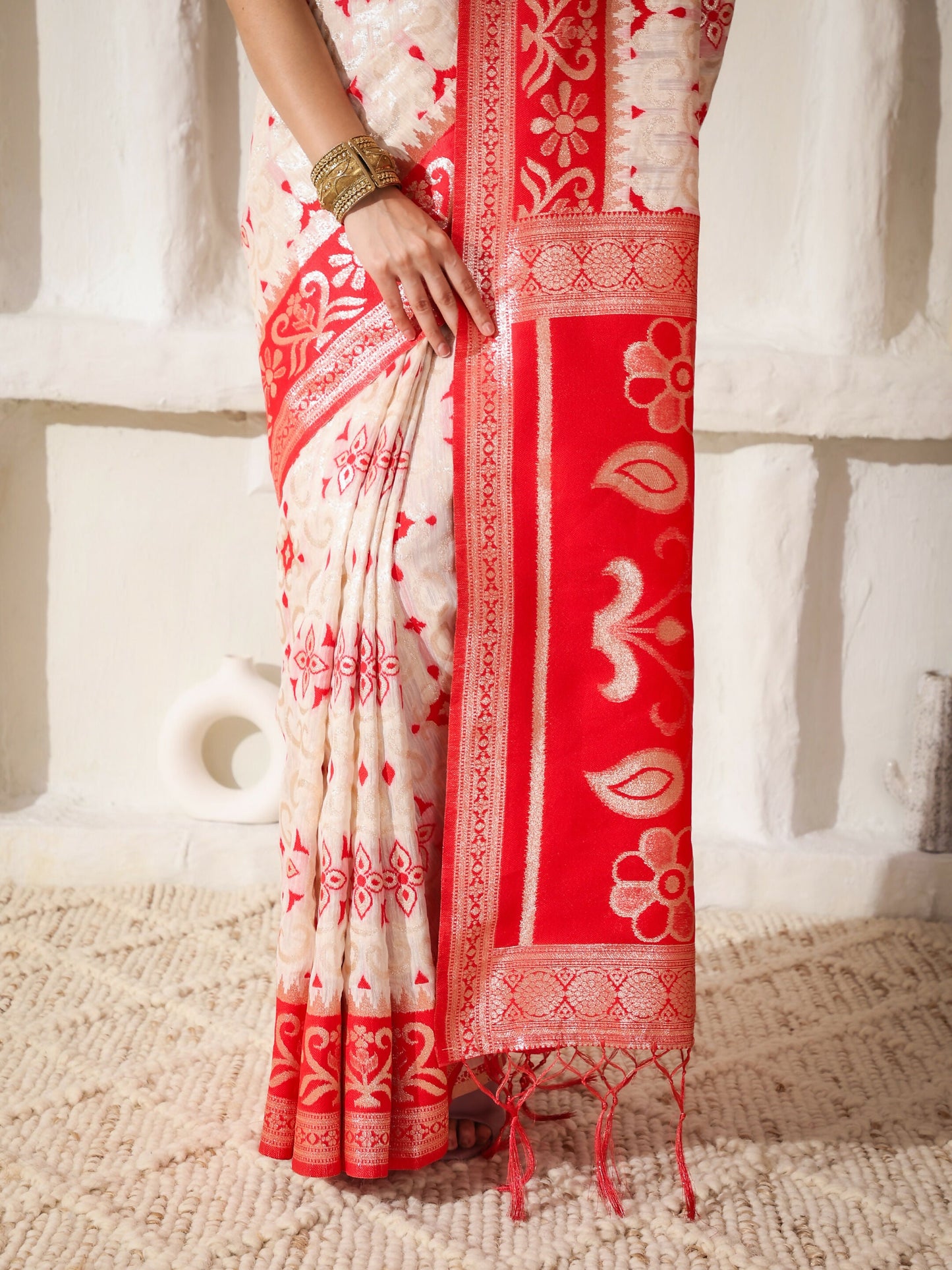 Shree Shyam Fashion Linen Cotton Red & White Saree