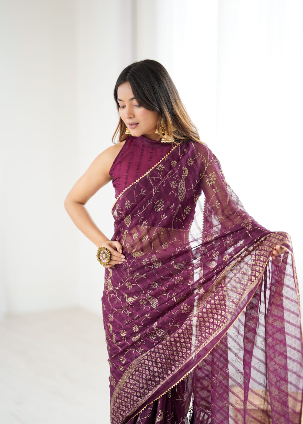 Lorenvalley Fashion Wine Solo Georgette Superb Finishing Foils Print & Fancy Zalar Lace in Border Saree with Blouse - Swadesiicart