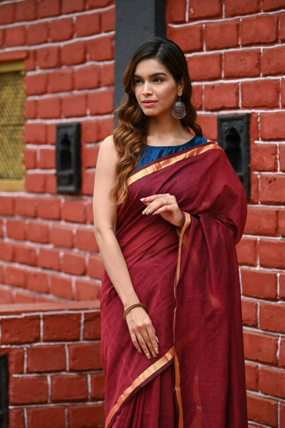 Very Much Indian Pure Cotton Handloom Saree With Intricate Borders - Red | Swadesiicart