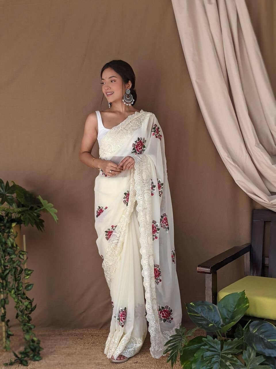 Vamsee Fana Off White Georgette Silk Saree - Swadesiicart