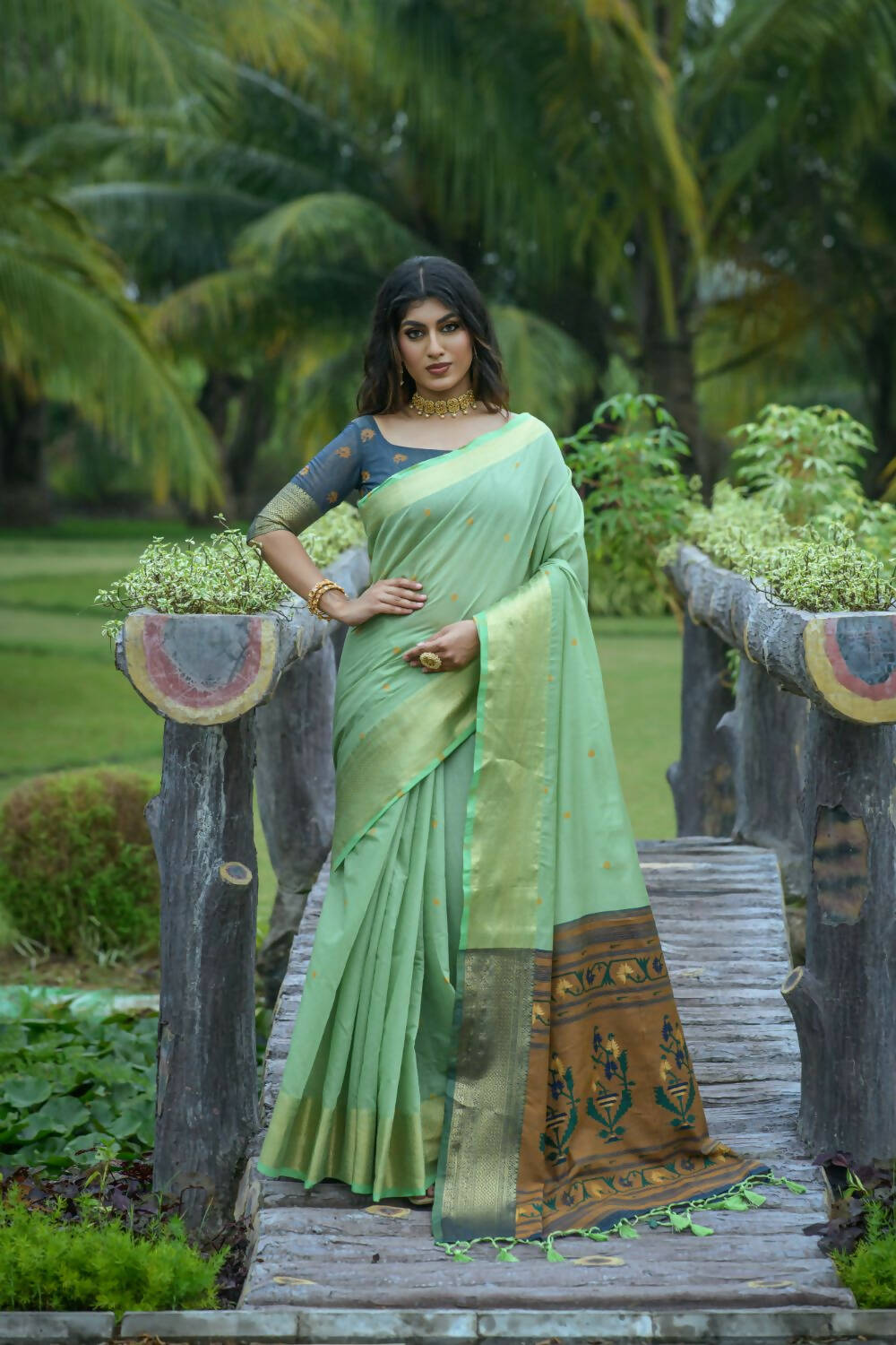Vishnu Weaves Women's Sea Green Cotton Silk Zari Woven Saree with Blouse - Swadesiicart