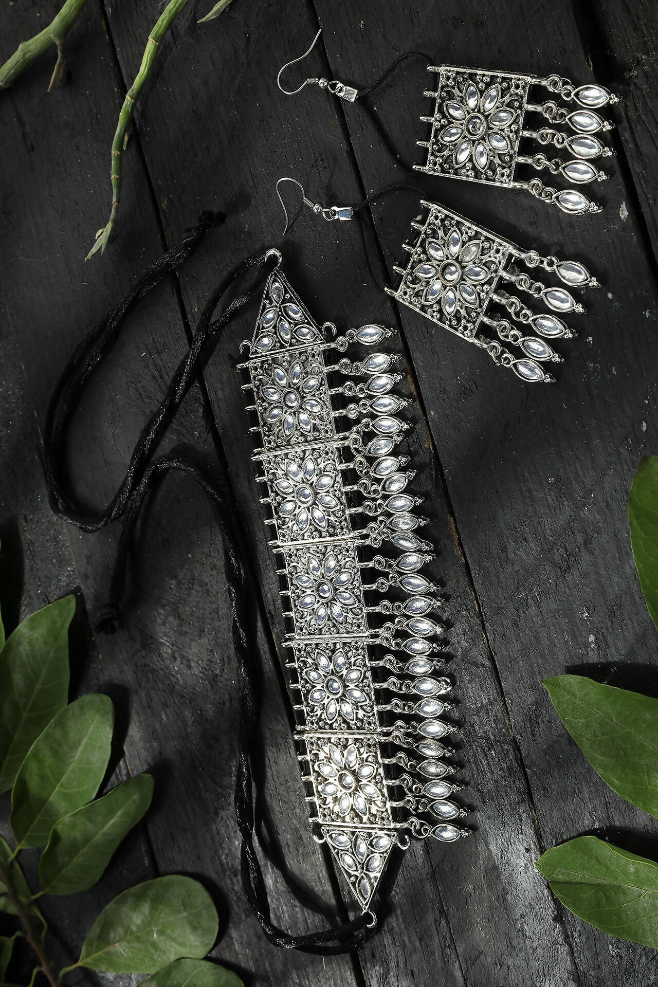 Mominos Fashion Johar Kamal Women Silver-Plated Brass Finish Mirror Work Choker | Swadesiicart