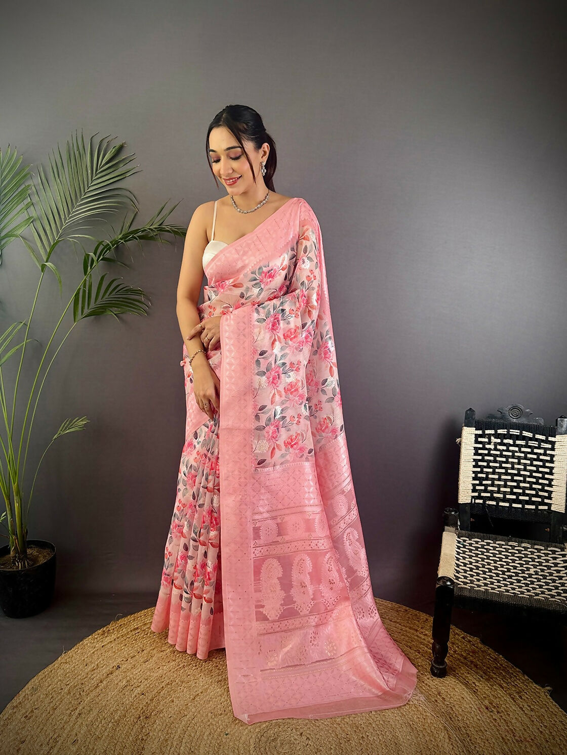 Joban Fashion Baby Pink Floral Motifs Banarasi Silk Sarees | Swadesiicart