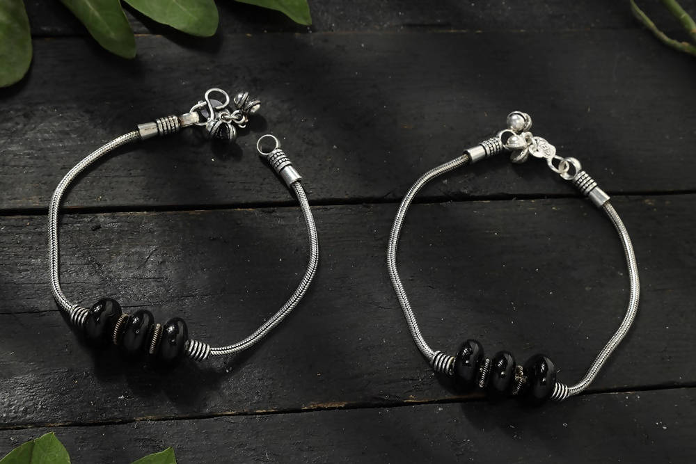Mominos Fashion Kamal Johar Oxidised Plain Silver With Black Beads Anklets | Swadesiicart