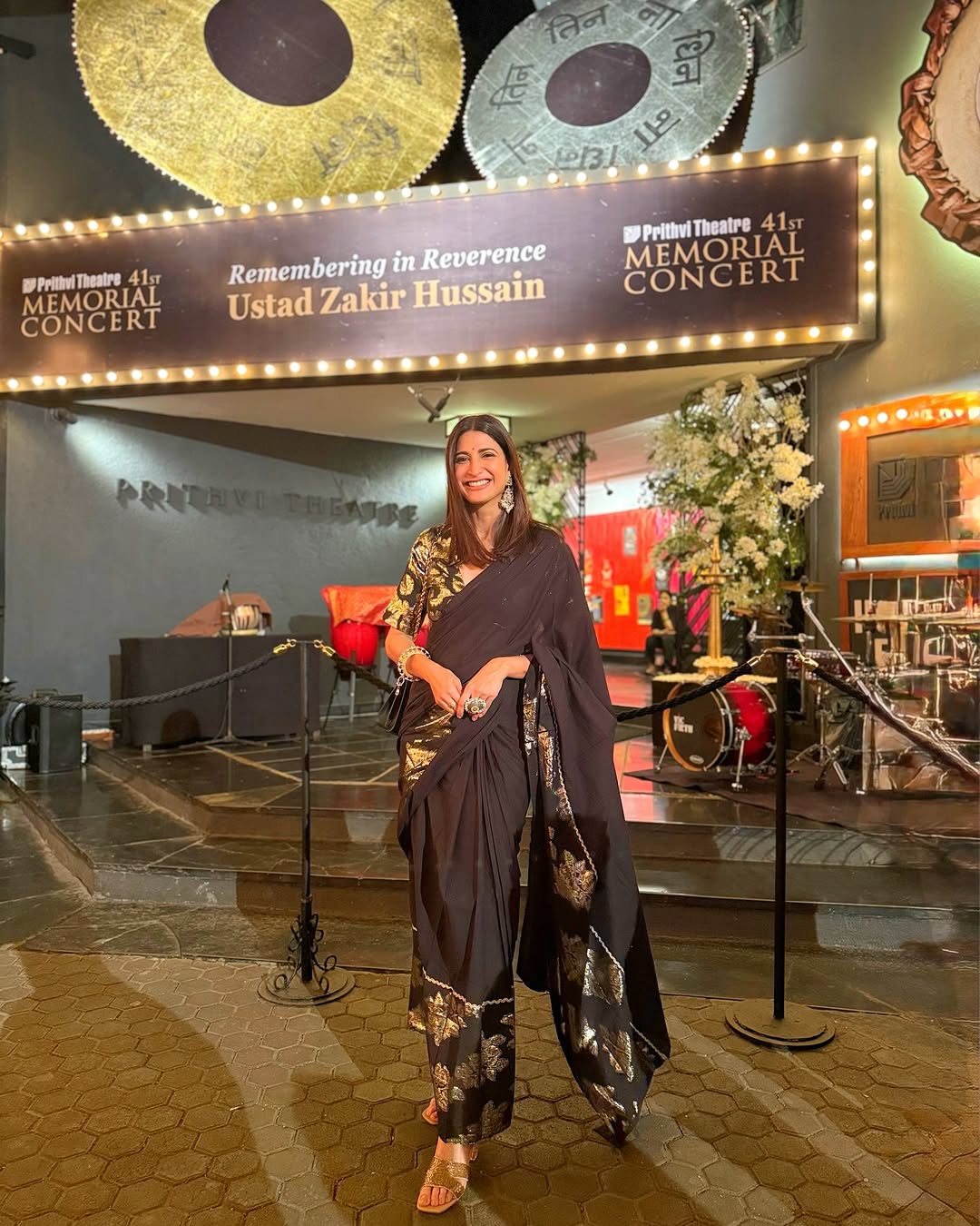 trueBrowns Black Metallic Ready To Wear Saree | Swadesiicart