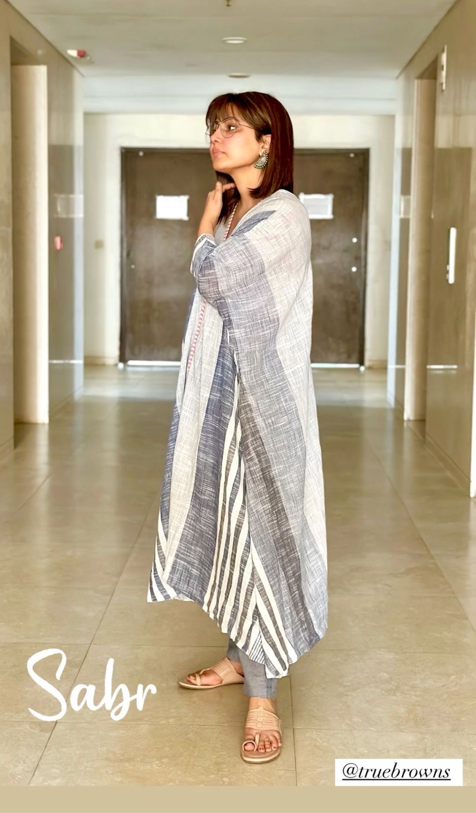 trueBrowns Off-White Cotton Multi Stripe Flared Kurta Set | Swadesiicart