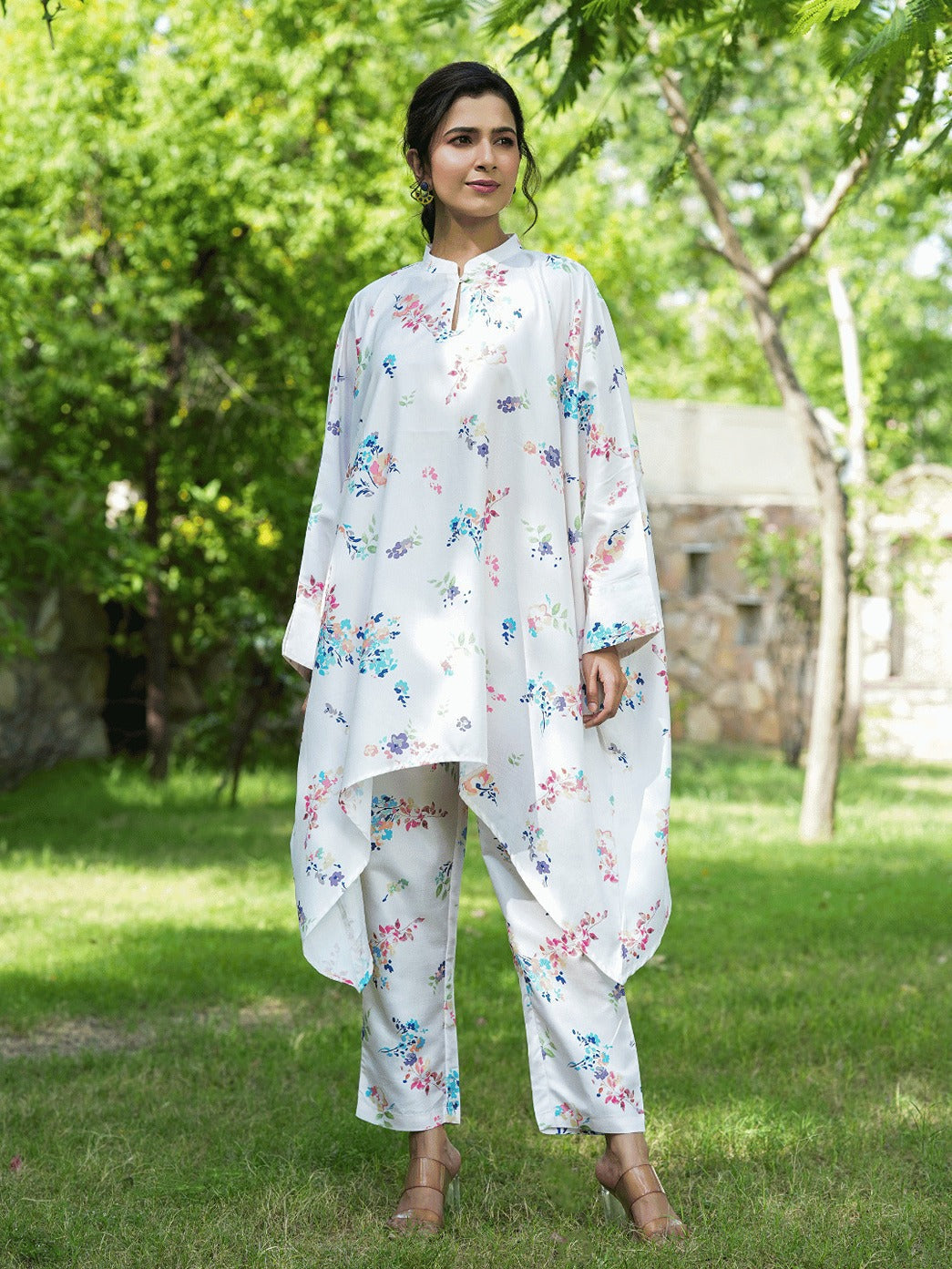 Yufta White Floral Print Kaftan Kurta with Trousers Co-Ords - Swadesiicart