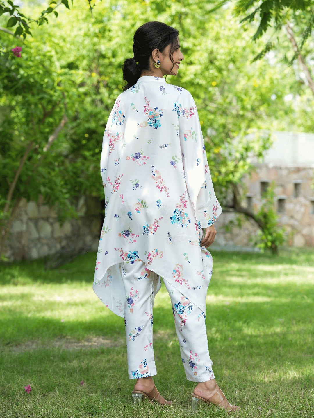 Yufta White Floral Print Kaftan Kurta with Trousers Co-Ords - Swadesiicart