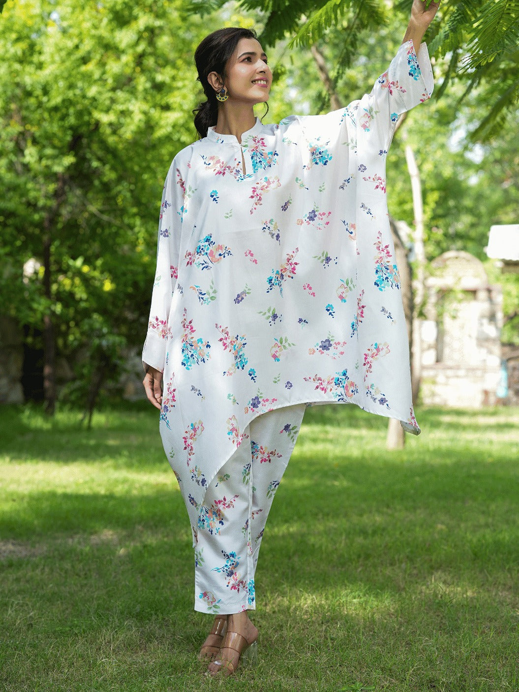 Yufta White Floral Print Kaftan Kurta with Trousers Co-Ords - Swadesiicart