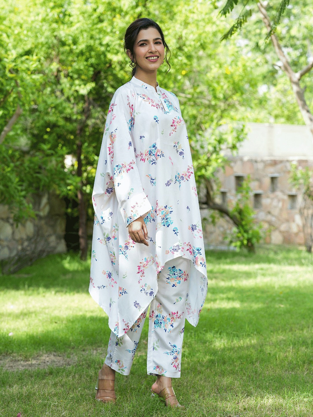Yufta White Floral Print Kaftan Kurta with Trousers Co-Ords - Swadesiicart