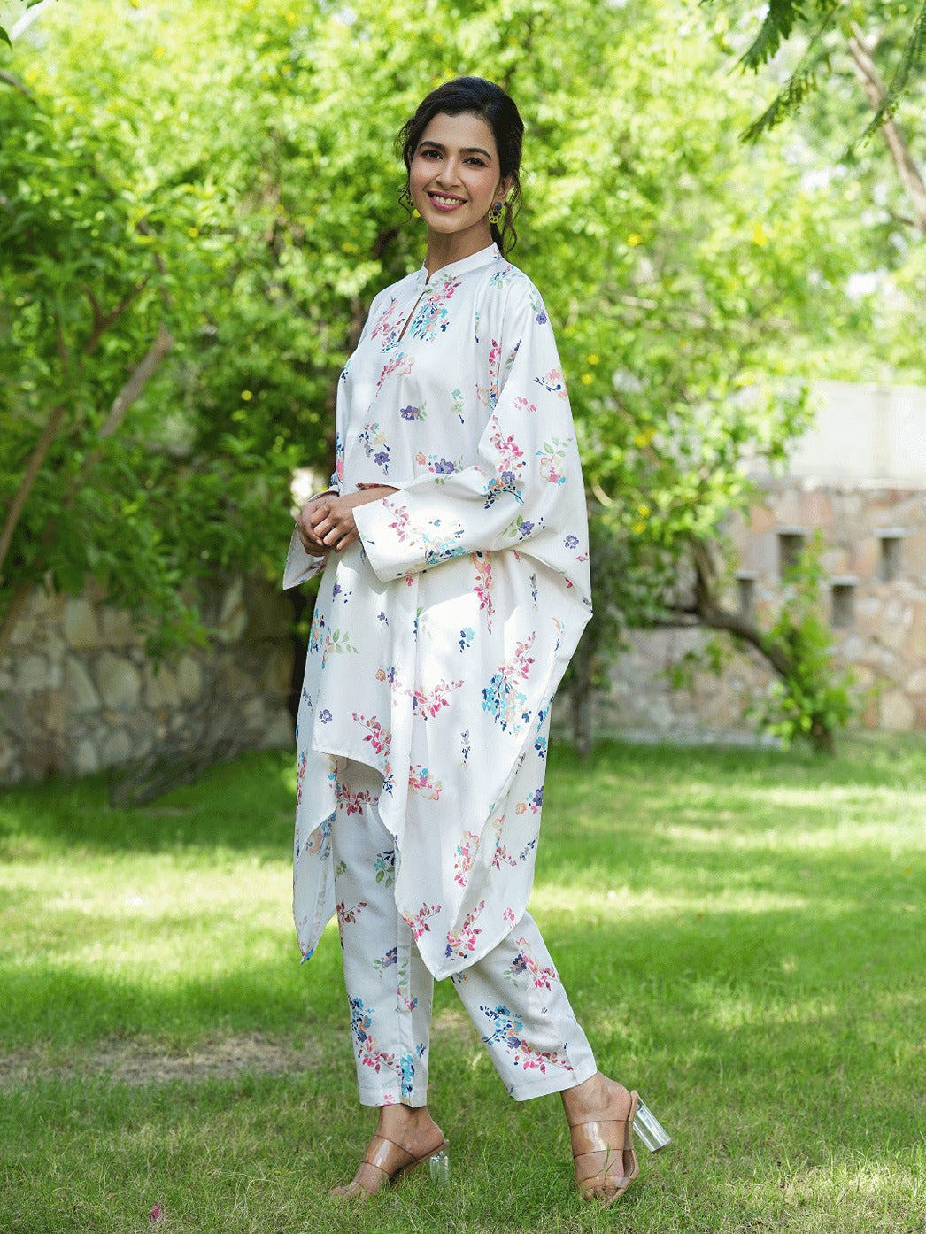 Yufta White Floral Print Kaftan Kurta with Trousers Co-Ords - Swadesiicart