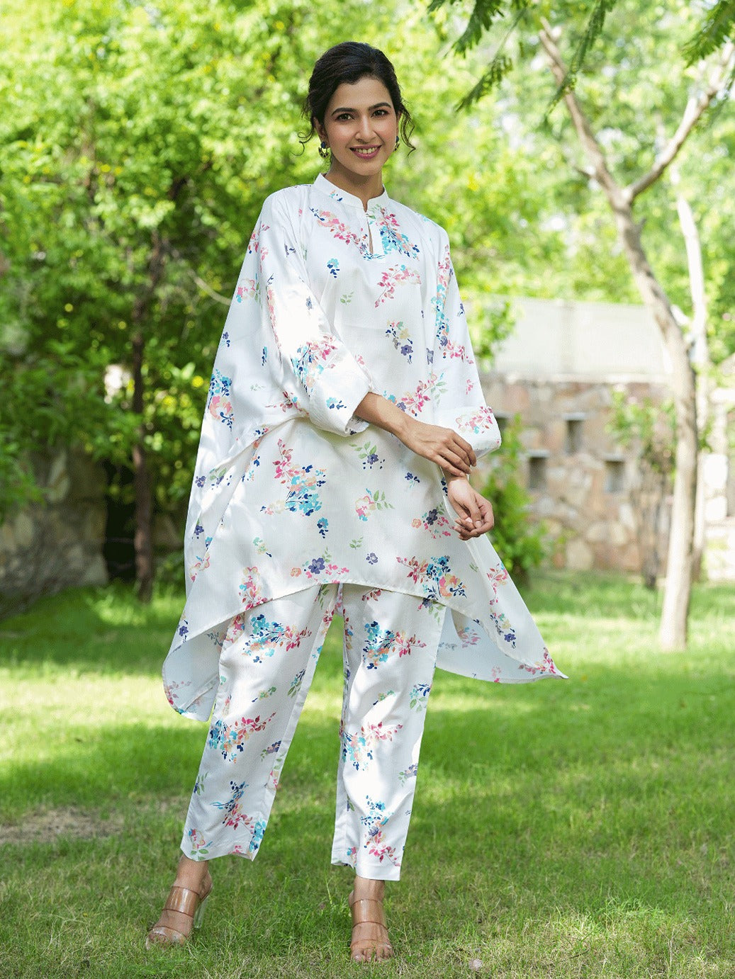 Yufta White Floral Print Kaftan Kurta with Trousers Co-Ords - Swadesiicart