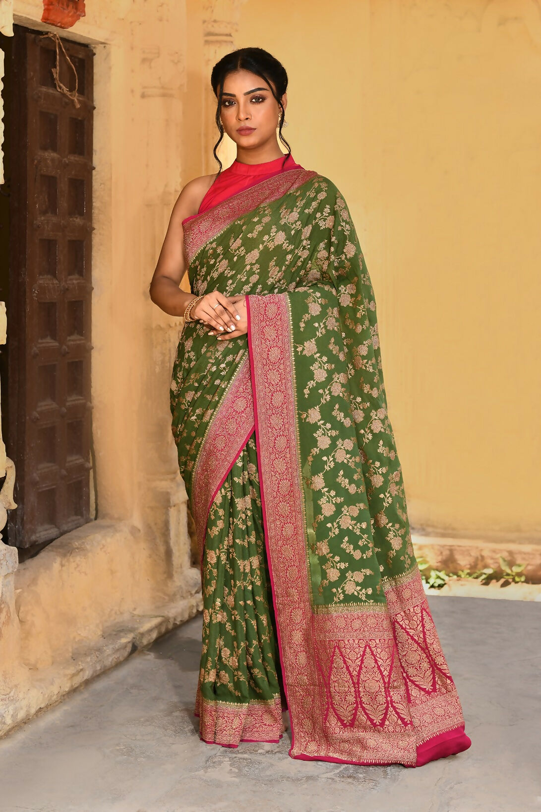 Joban Fashion Green Crepe Chiffon Pure Handloom Banarasi Silk Saree | Swadesiicart
