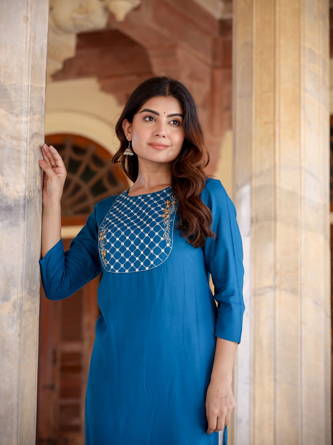 Yufta Women Yoke Design Chikankari Kurta | Swadesiicart