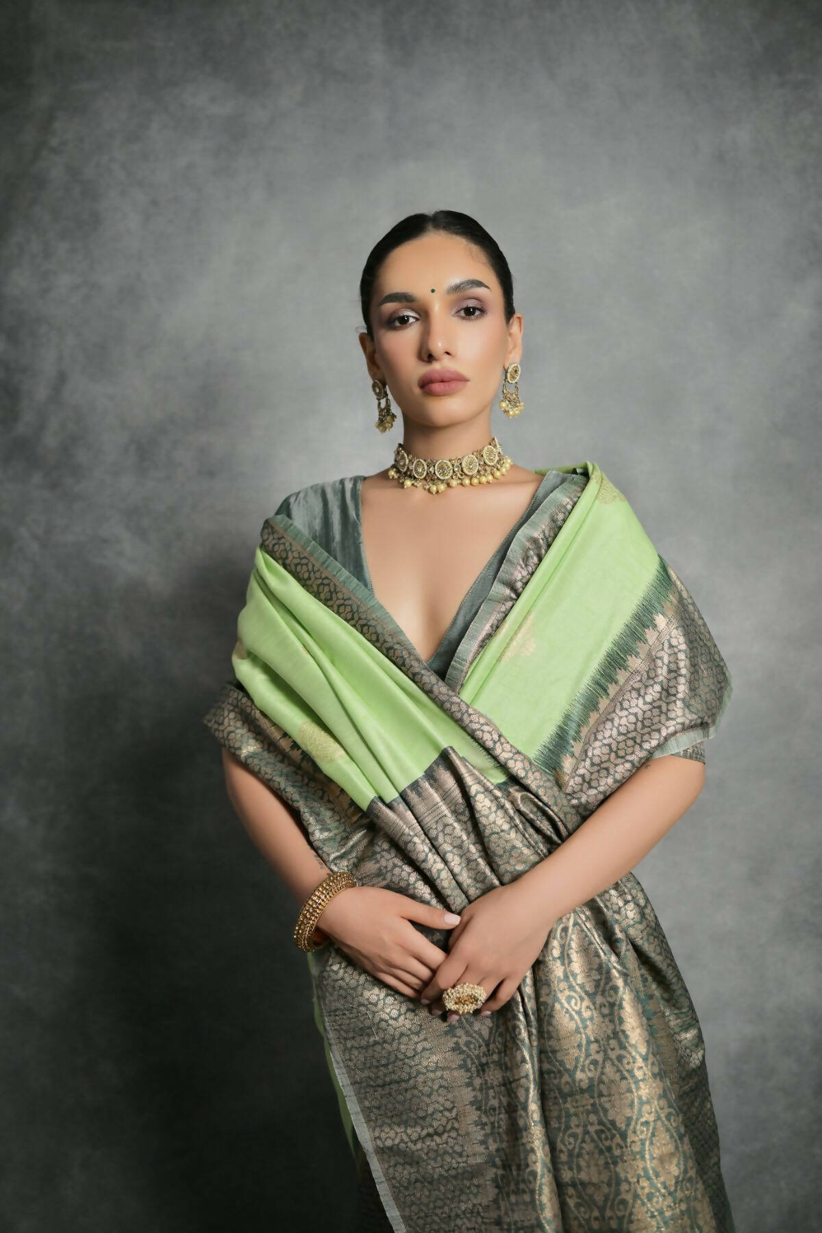 Vishnu Weaves Women's Pista Tussar Silk Zari Woven Saree with Blouse - Swadesiicart