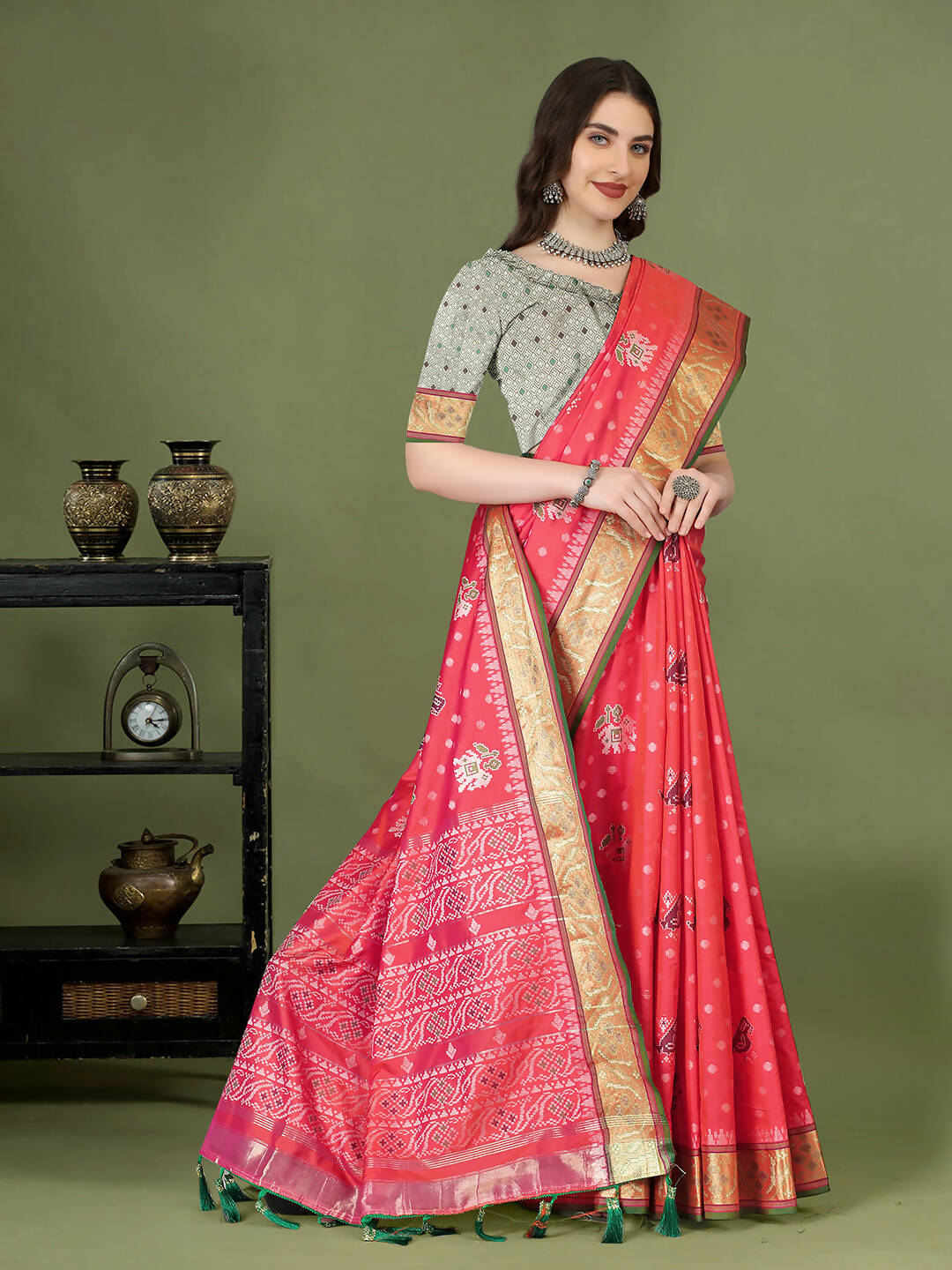 Lorenvalley Fashion Peach Patola Silk Woven Design Zari Meenakari Weaving Saree - Swadesiicart