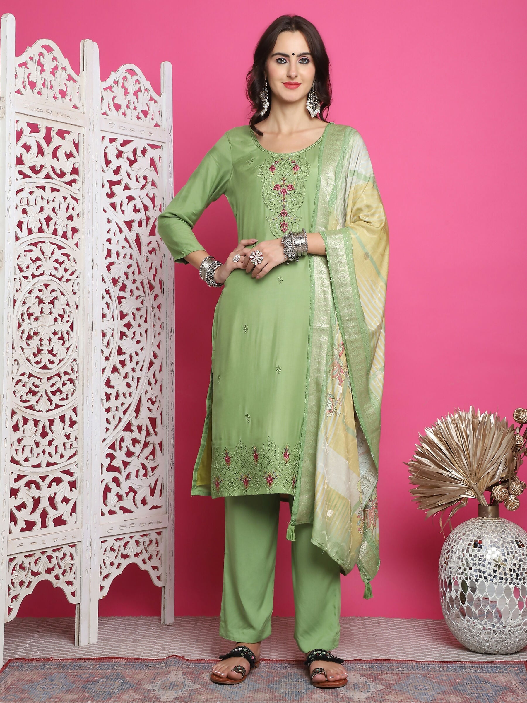 Jyoti Fashion Women's Green Muslin Floral Resham Embroidery Kurta with Trouser & Dupatta | Swadesiicart