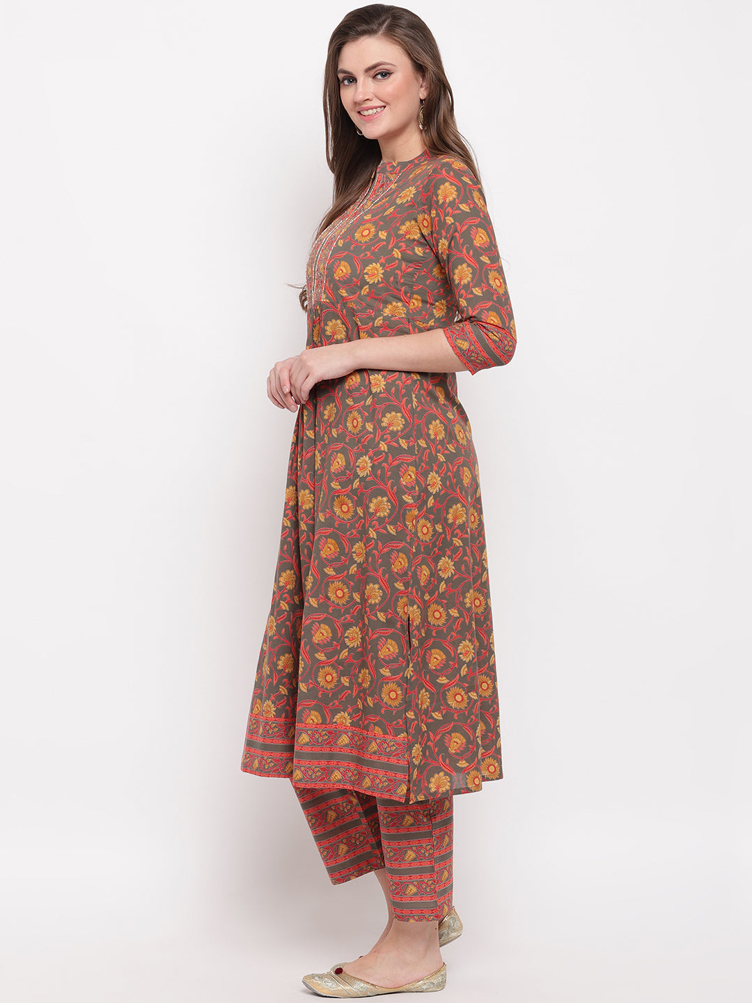 NOZ2TOZ Women's Floral Print & Hand Work Flared With Side Cut Cotton Grey Kurti - Swadesiicart
