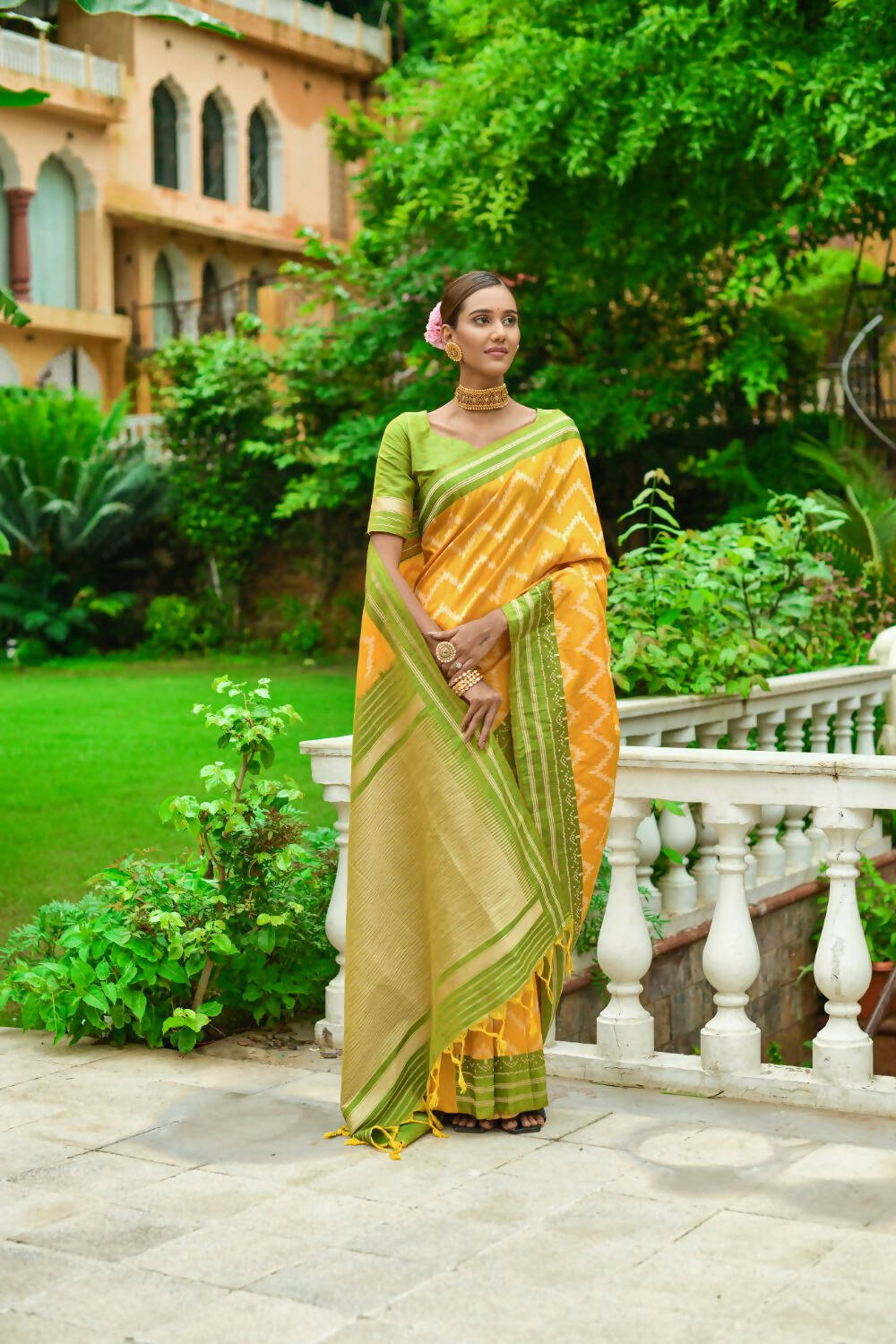 Vishnu Weaves Women's Yellow Handloom Raw Silk Zari Woven Saree with Blouse - Swadesiicart