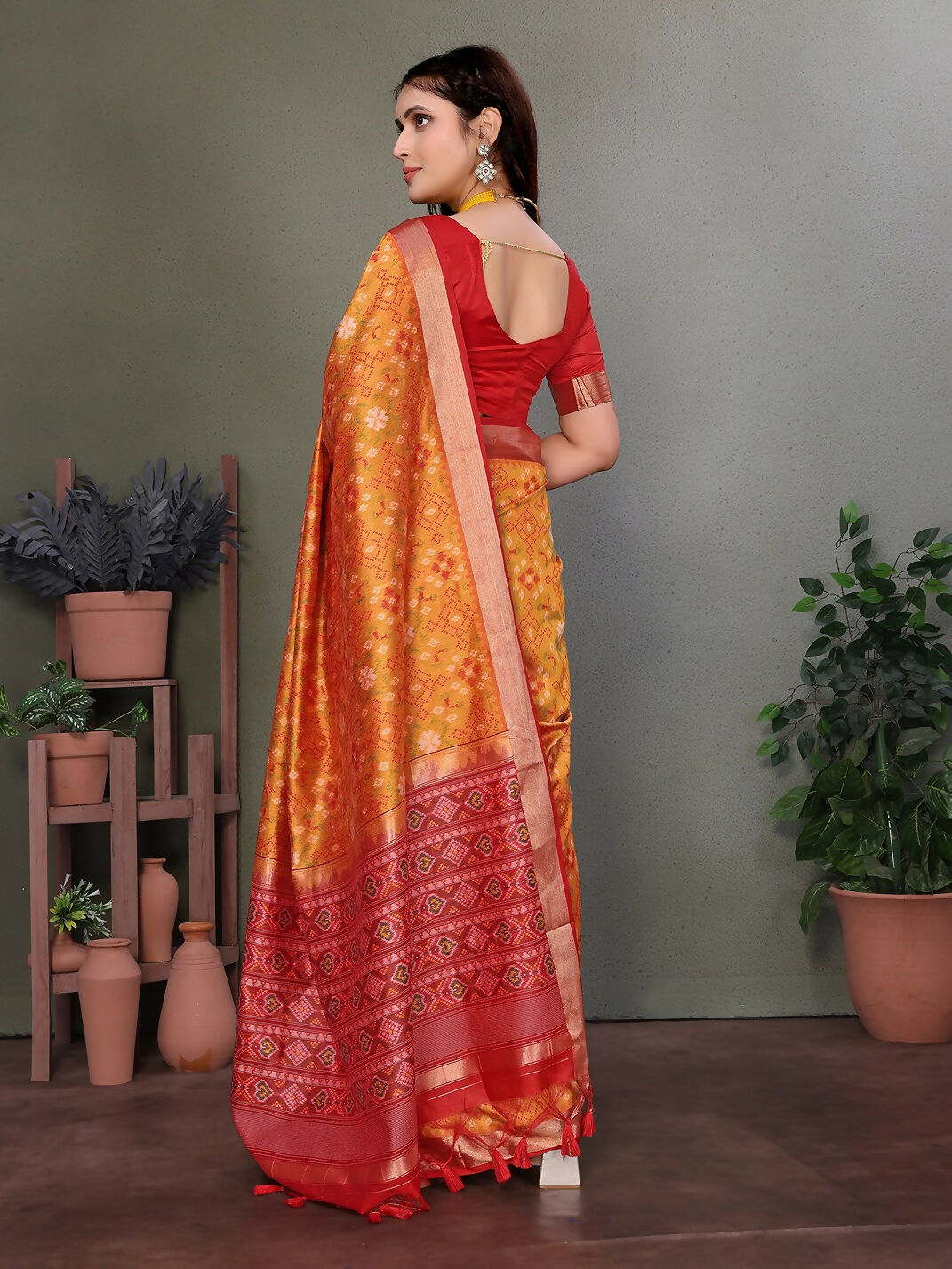 Joban Fashion Orange Plain Banarasi Silk Sarees | Swadesiicart
