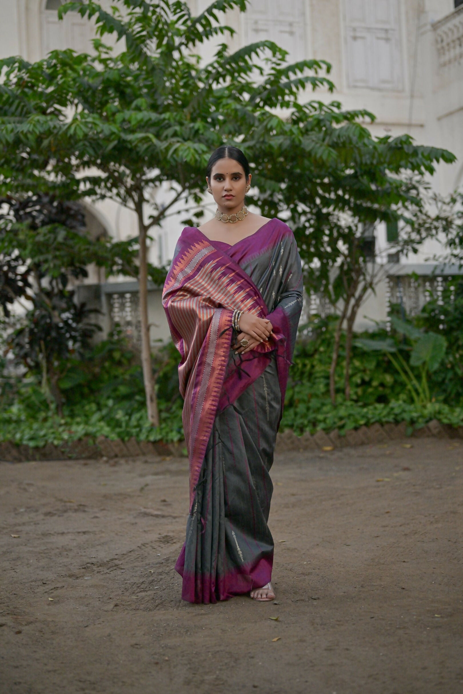 Vishnu Weaves Women's Grey Raw Silk Saree with Blouse - Swadesiicart