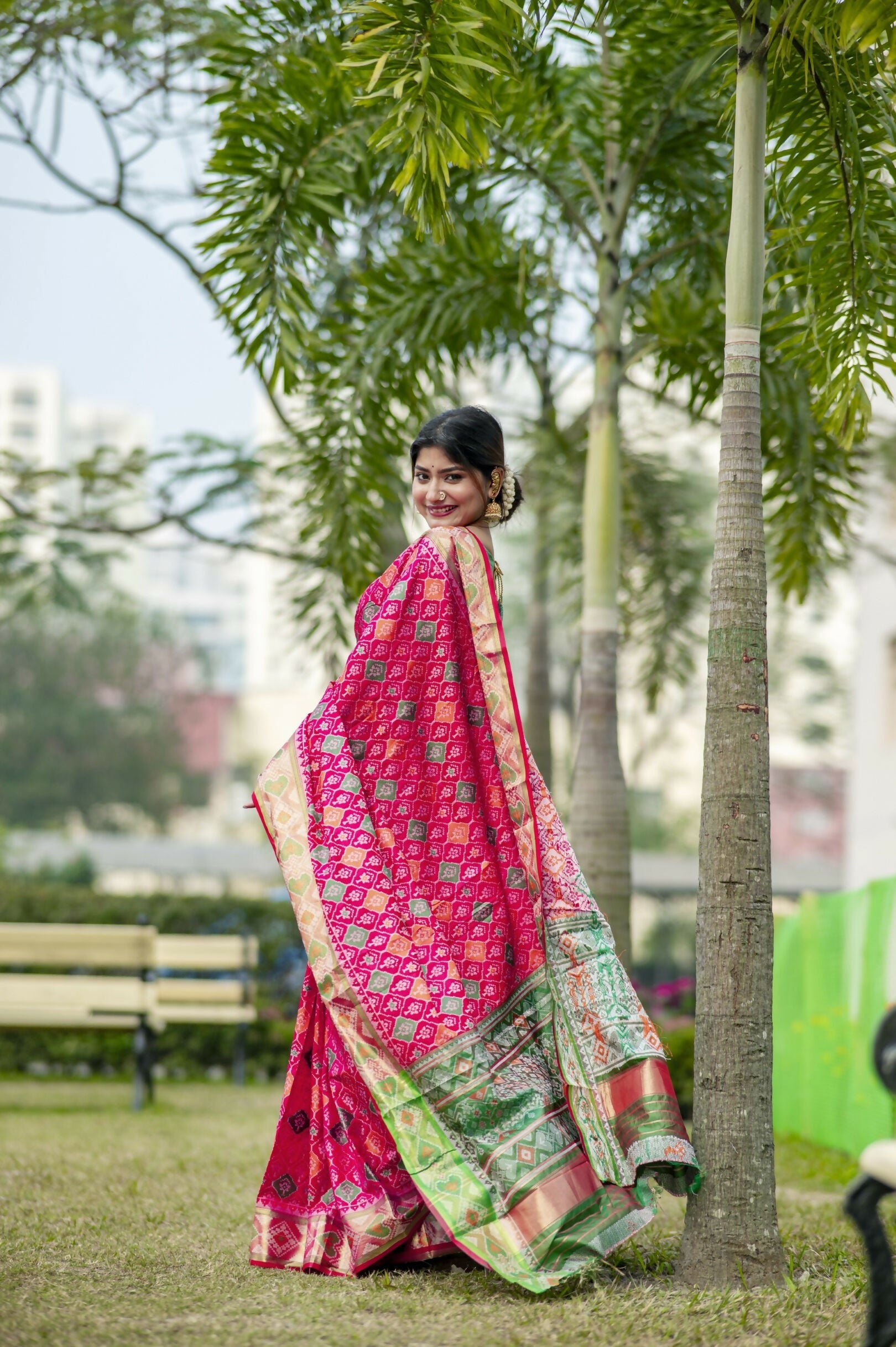 Vishnu Weaves Women's Rani Banarasi Silk Saree with Blouse - Swadesiicart