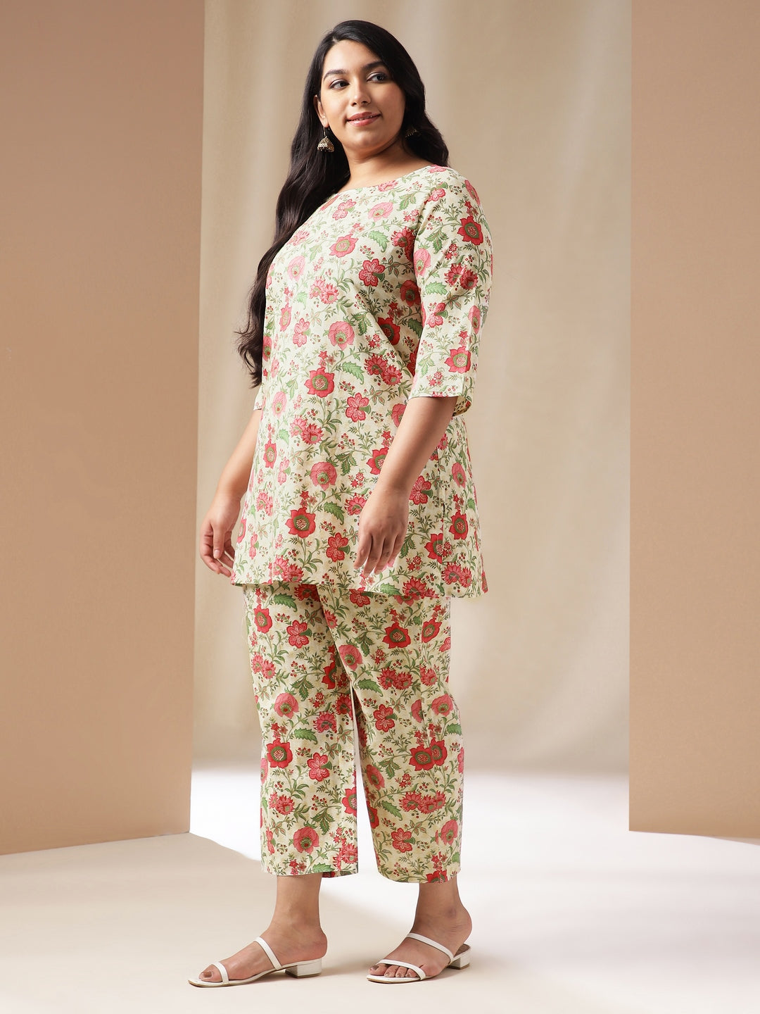 Janasya A-Line Cambric Off White Floral Round Neck Co-Ords - Swadesiicart