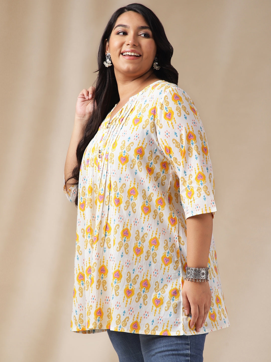 Janasya Pleated Cambric Off White Ikkat Notch Neck Tunic | Swadesiicart