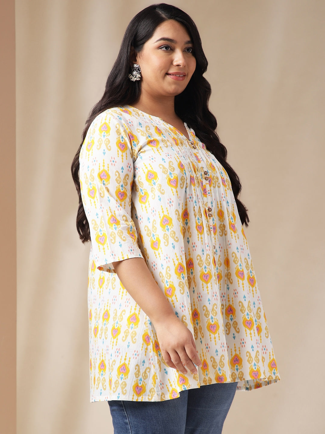 Janasya Pleated Cambric Off White Ikkat Notch Neck Tunic | Swadesiicart
