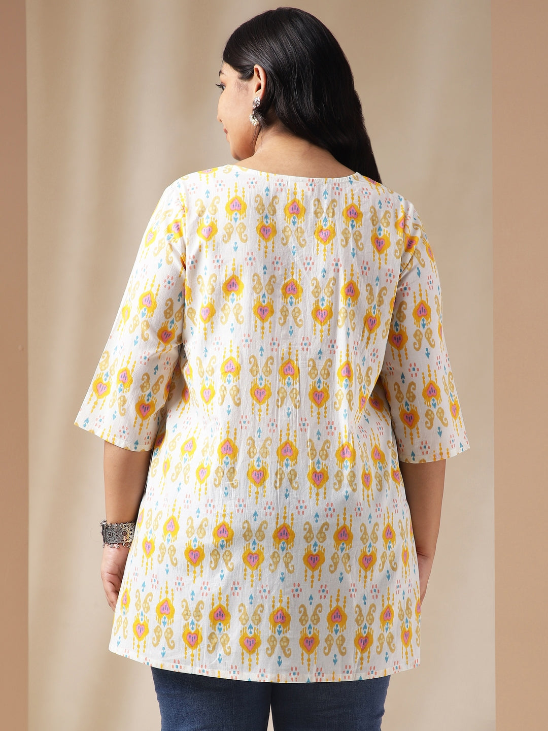 Janasya Pleated Cambric Off White Ikkat Notch Neck Tunic | Swadesiicart