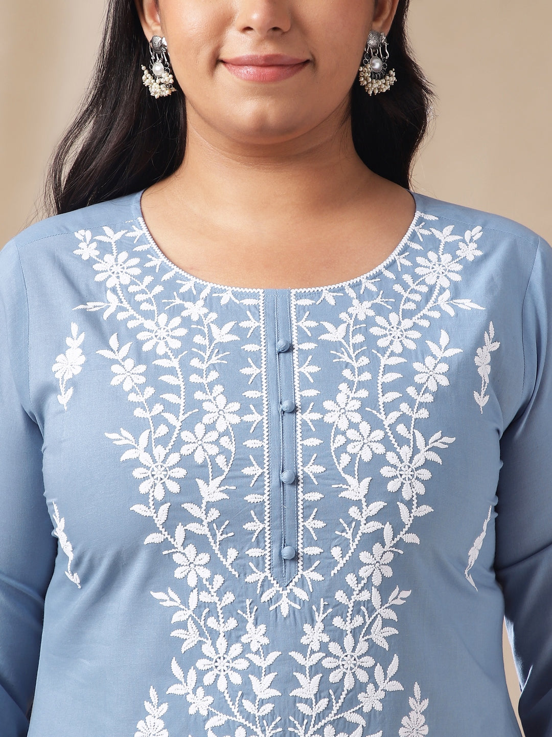 Janasya Regular Cambric Blue Embroidered Round Neck Tunic | Swadesiicart