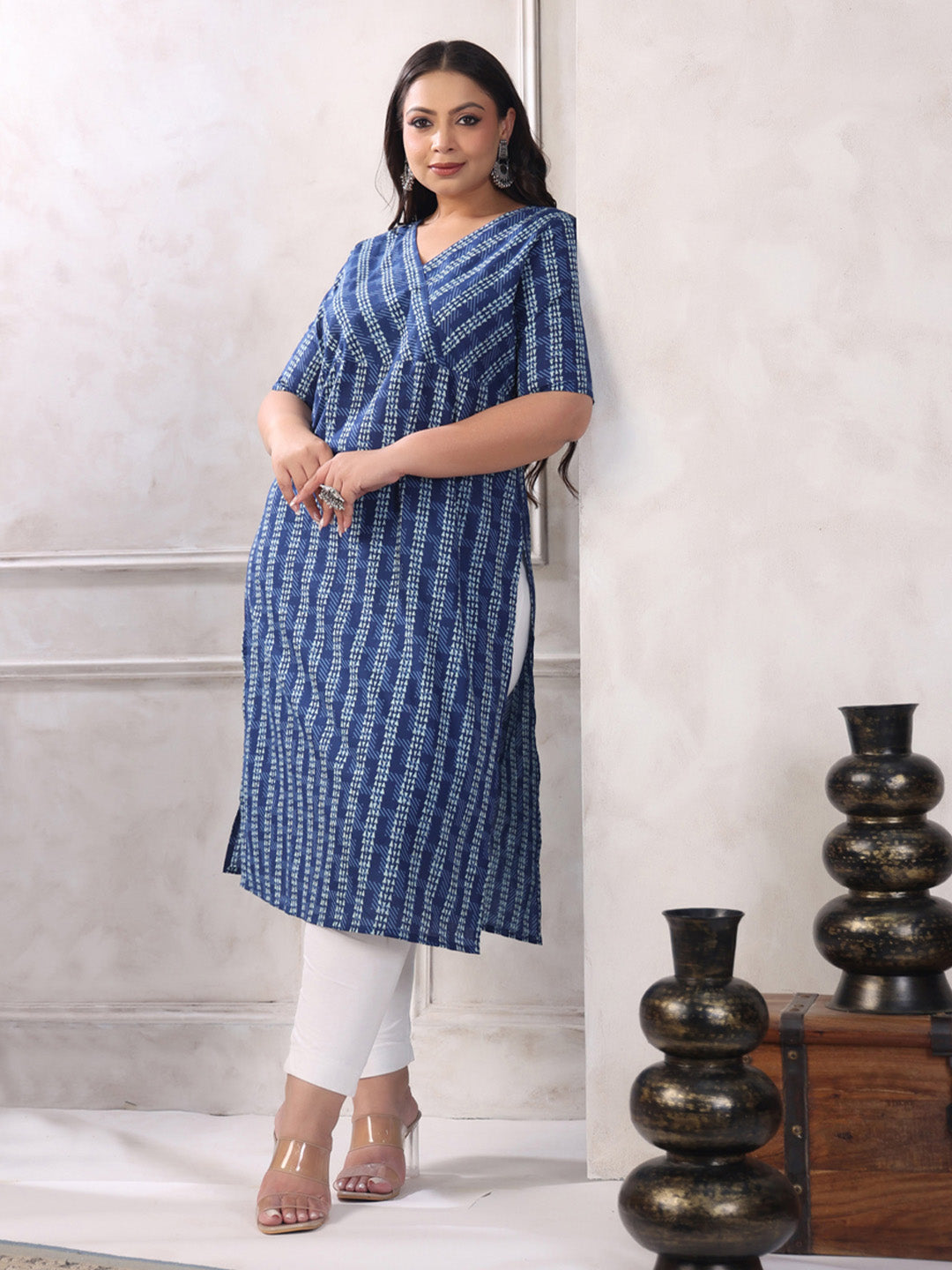 Janasya Dark Cotton Geometric Straight Kurta - Swadesiicart