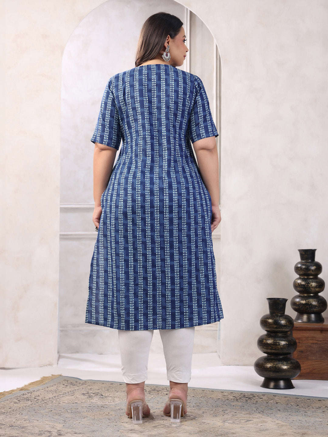 Janasya Dark Cotton Geometric Straight Kurta - Swadesiicart