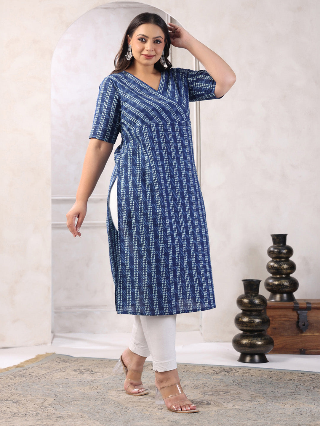 Janasya Dark Cotton Geometric Straight Kurta - Swadesiicart