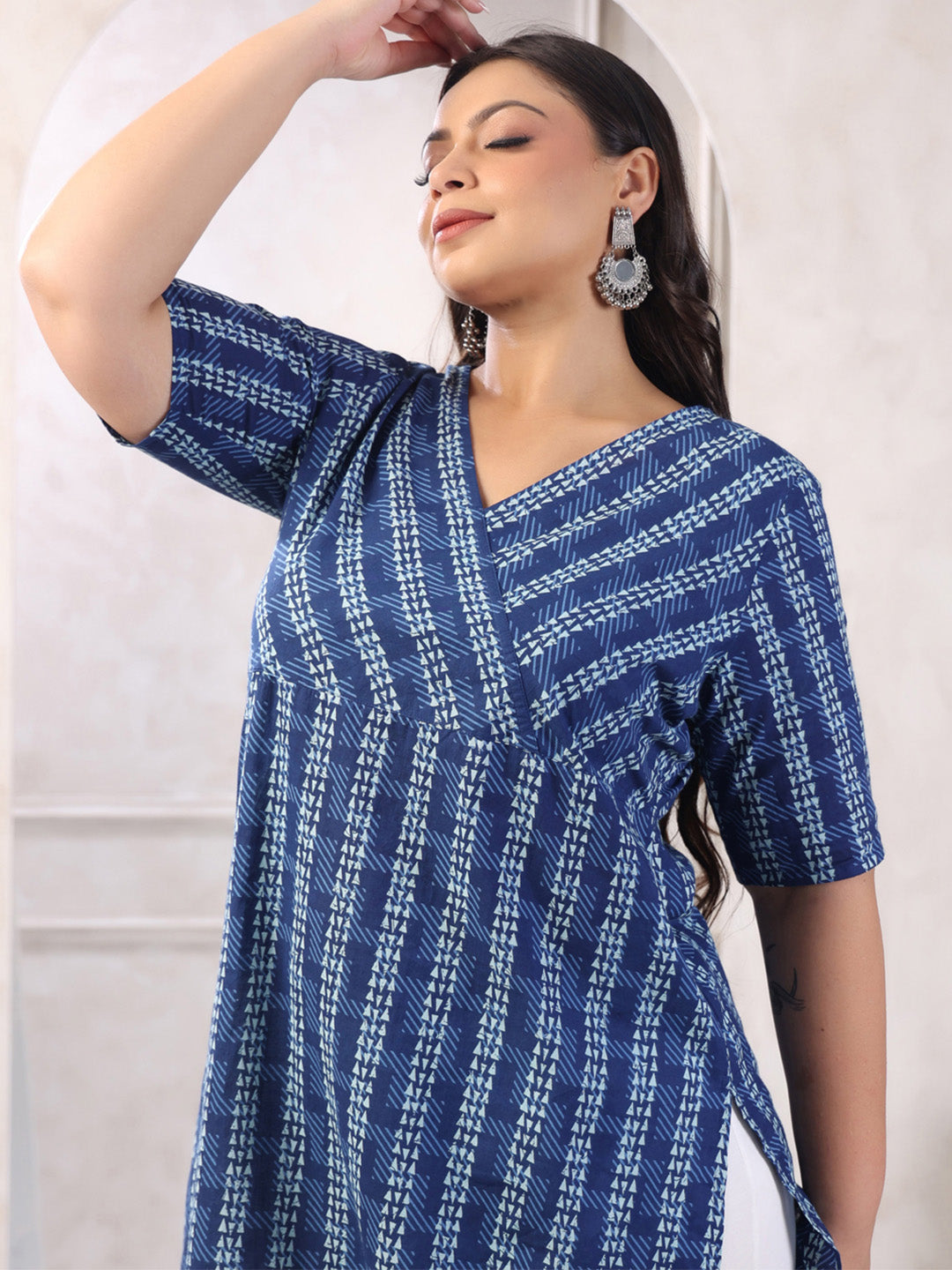 Janasya Dark Cotton Geometric Straight Kurta - Swadesiicart
